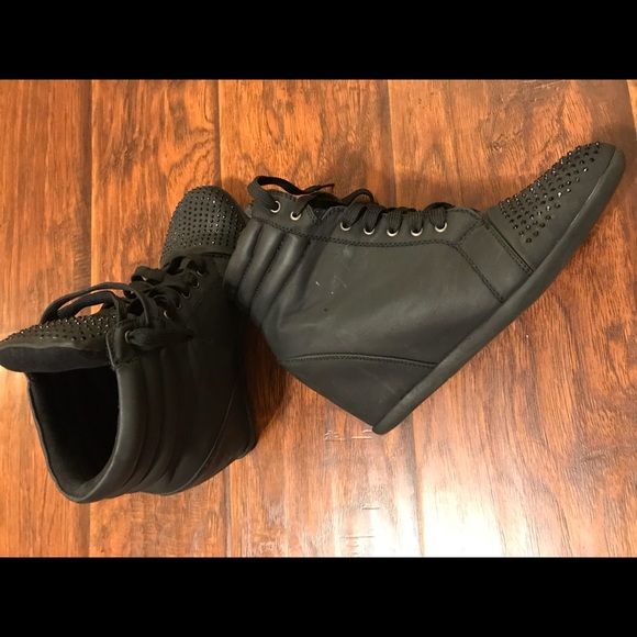 Shoes - Picture 3 of 3